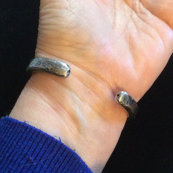 Big Vintage Sterling Silver Rose Bracelet - Picture 9 of 11